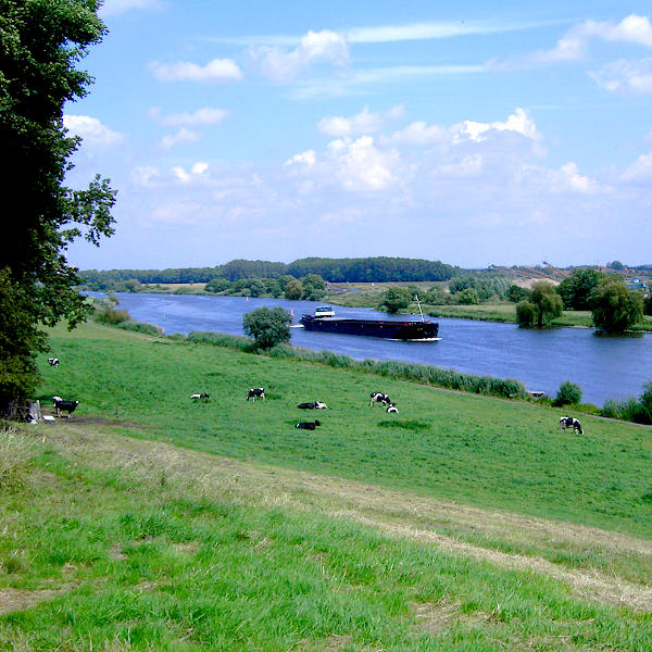 Weser mit Weserkahn Weser mit Weserkahn